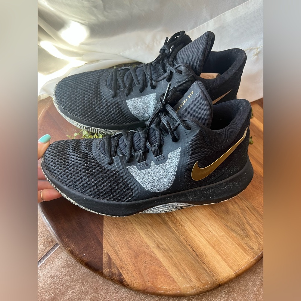 Nike Air Precision ii Basketball Shoes Mens Size 8 Black Gold AA7069-090 - Picture 2 of 8